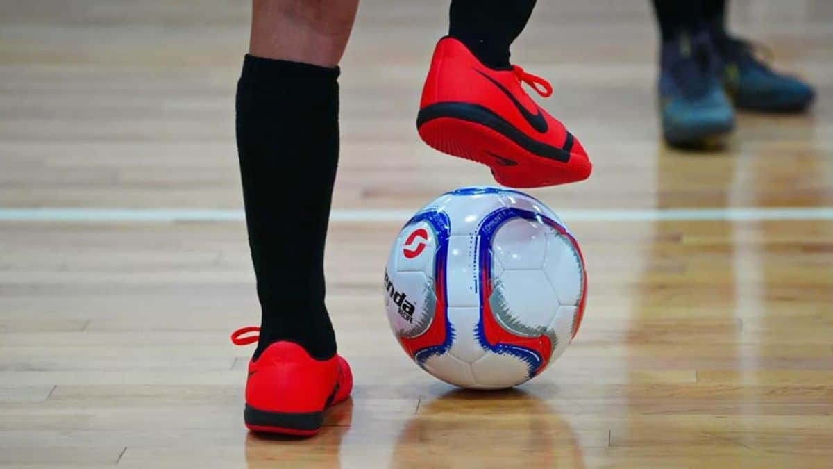 5 Merek Bola Futsal Terbaik yang Bisa Dijadikan Pilihan